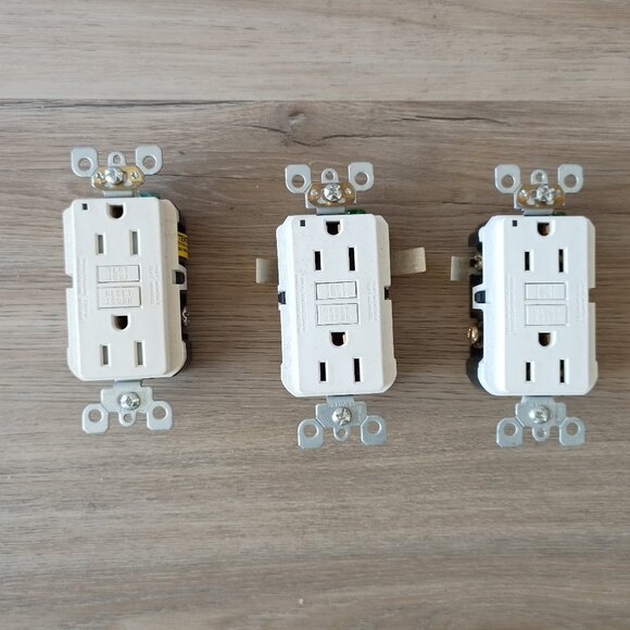 GFCI outlet lot of 3 new - Picture 1 of 3